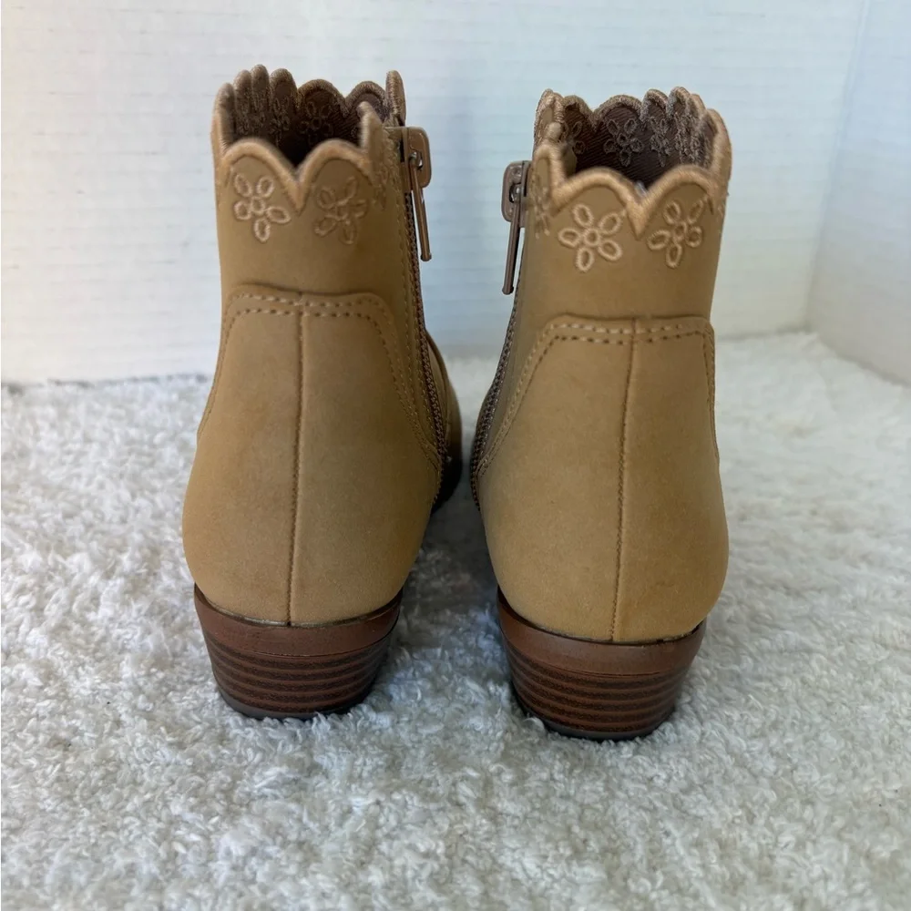J.Crew Crewcuts Girls Embroidered Sueded Boots, Camel Color, Size 10, New in Box